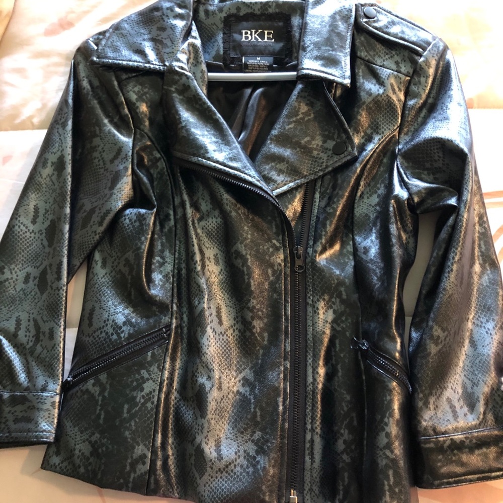 BKE LEATHER SNAKESKIN PRINT JACKET